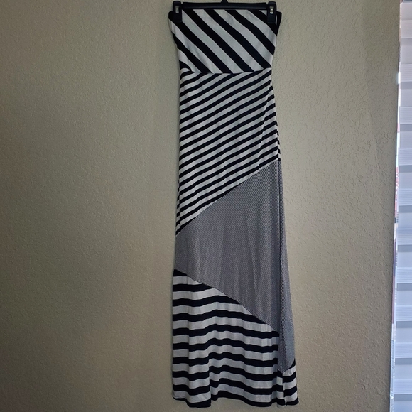 Charlotte Russe Strapless Stripped Maxi Dress Size XS - Picture 1 of 3